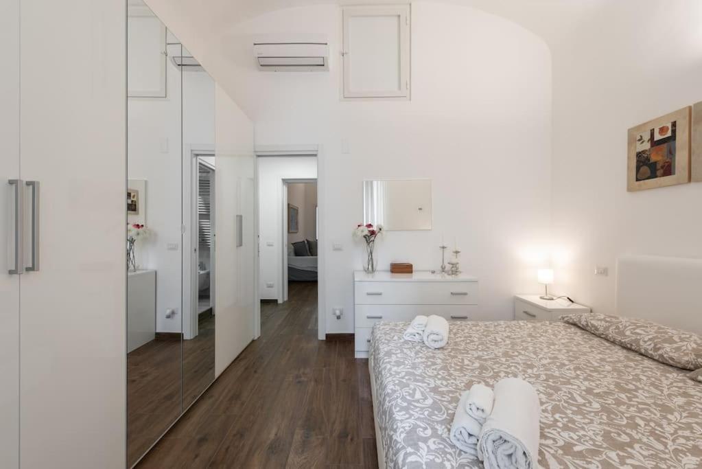 Central Loft Full Comfort Бари Экстерьер фото
