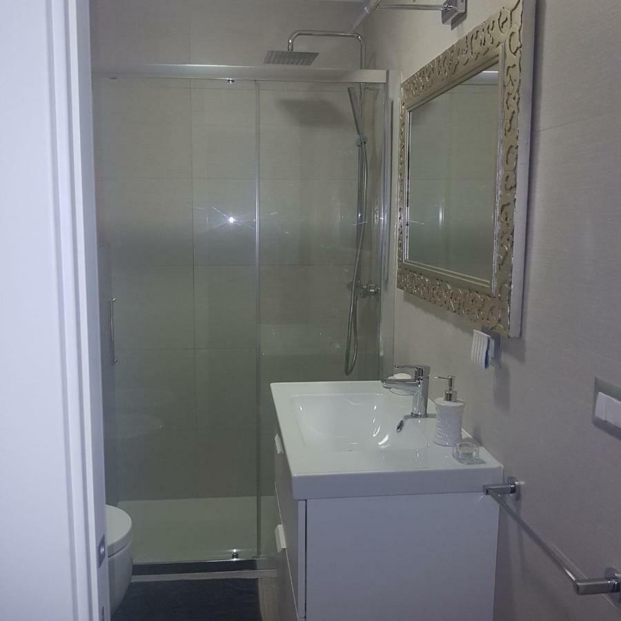 Central Loft Full Comfort Бари Экстерьер фото